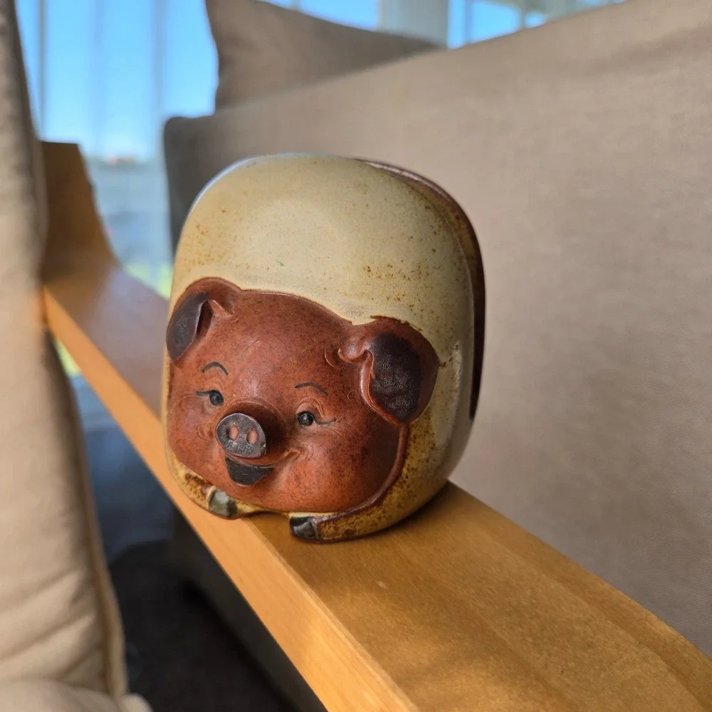Happy Pig ceramic napkin holder